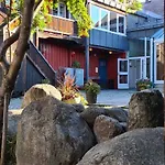 게스트하우스 Vertshuset 뢰로스